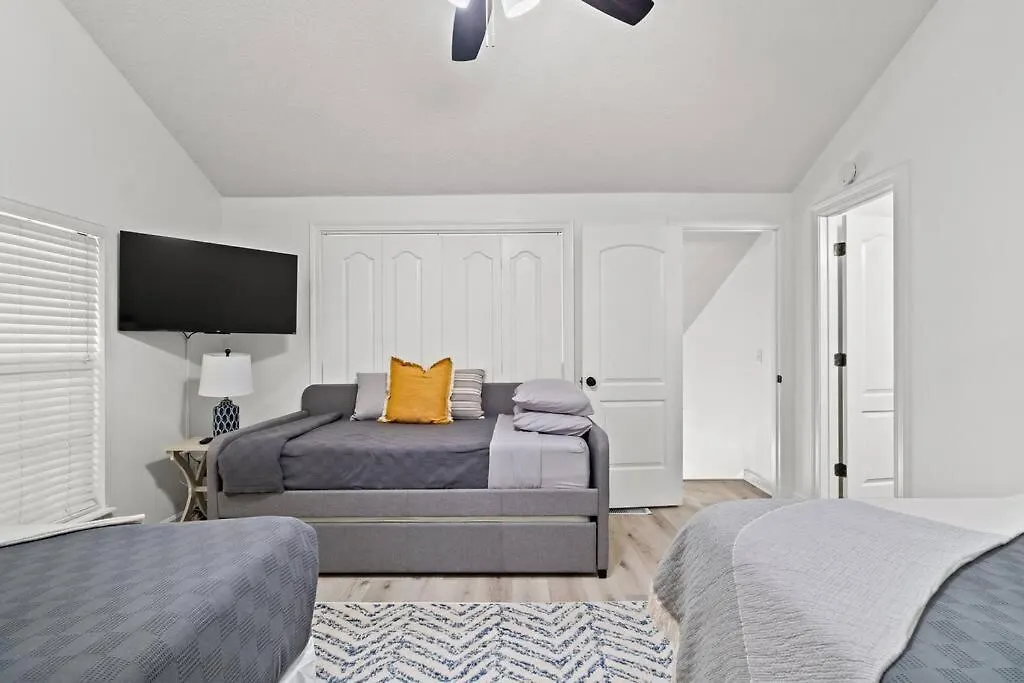 Nyaraló Renovated Townhome 5 Mins Walk To Beach Panama City Beach